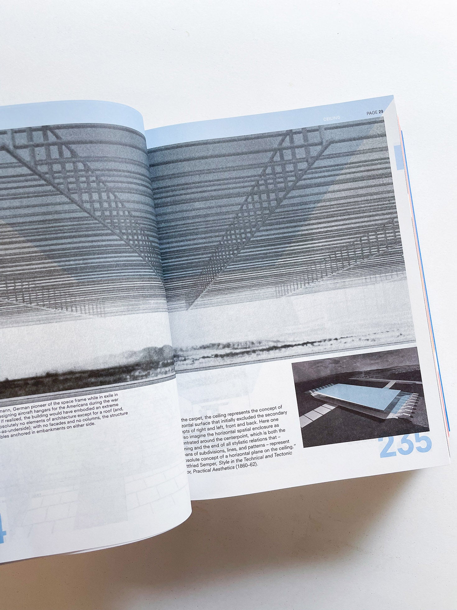 Elements of Architecture / Rem Koolhaas - 本 屋 青 旗 Ao-Hata