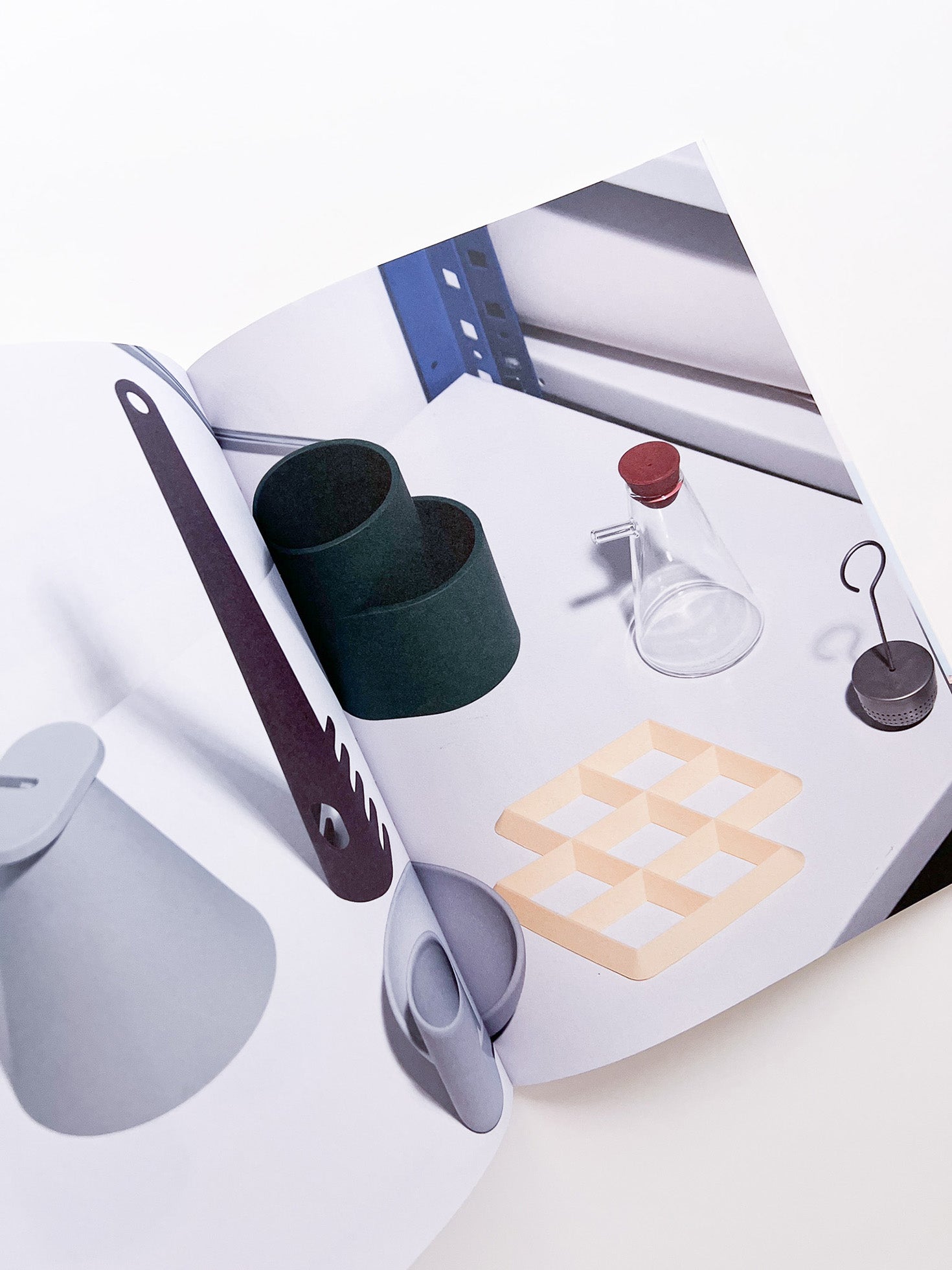 OBJECTS IN DIALOG / Shane Schneck