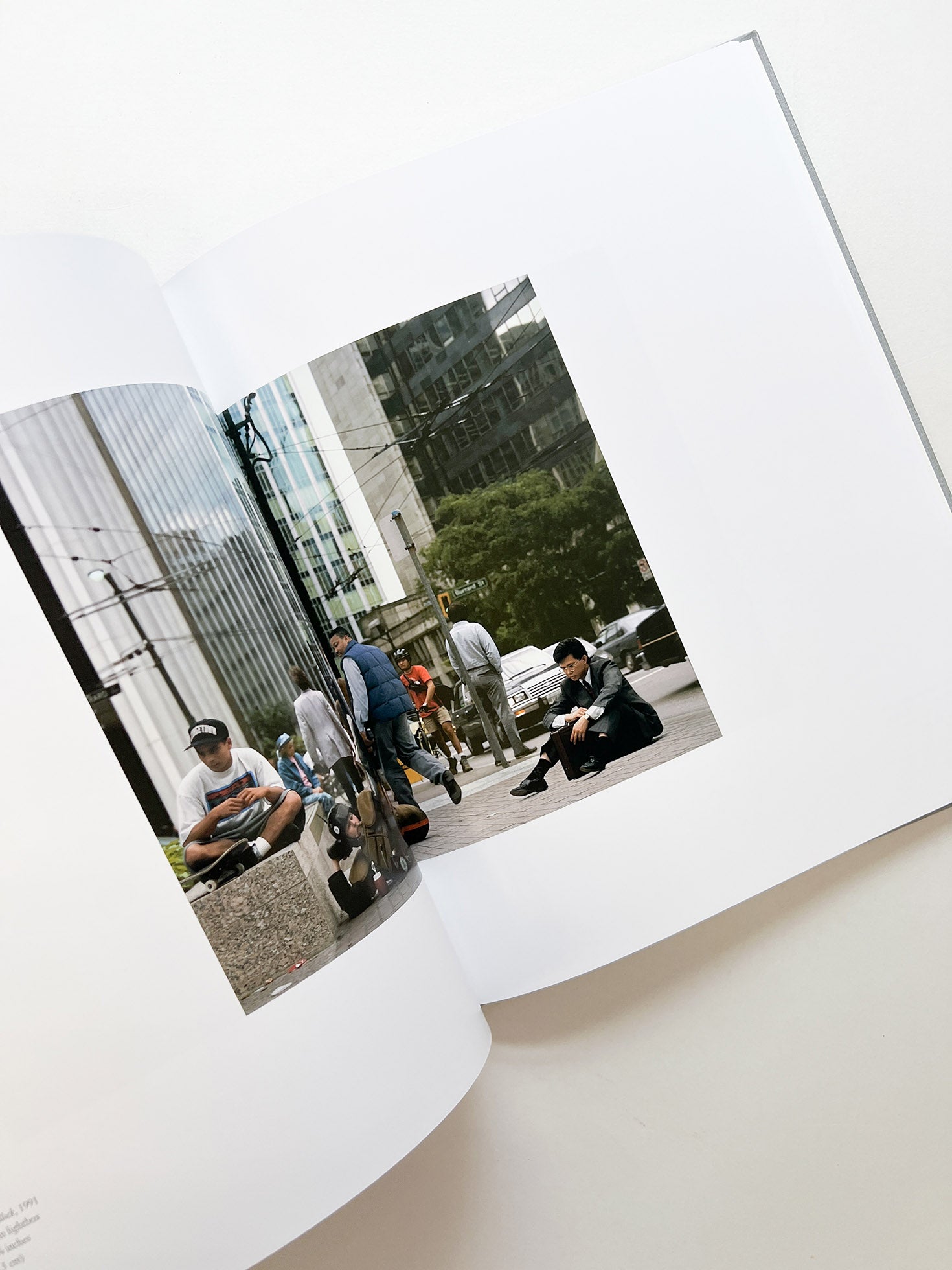 JEFF WALL / Jeff Wall - 本屋青旗 Ao-Hata Bookstore