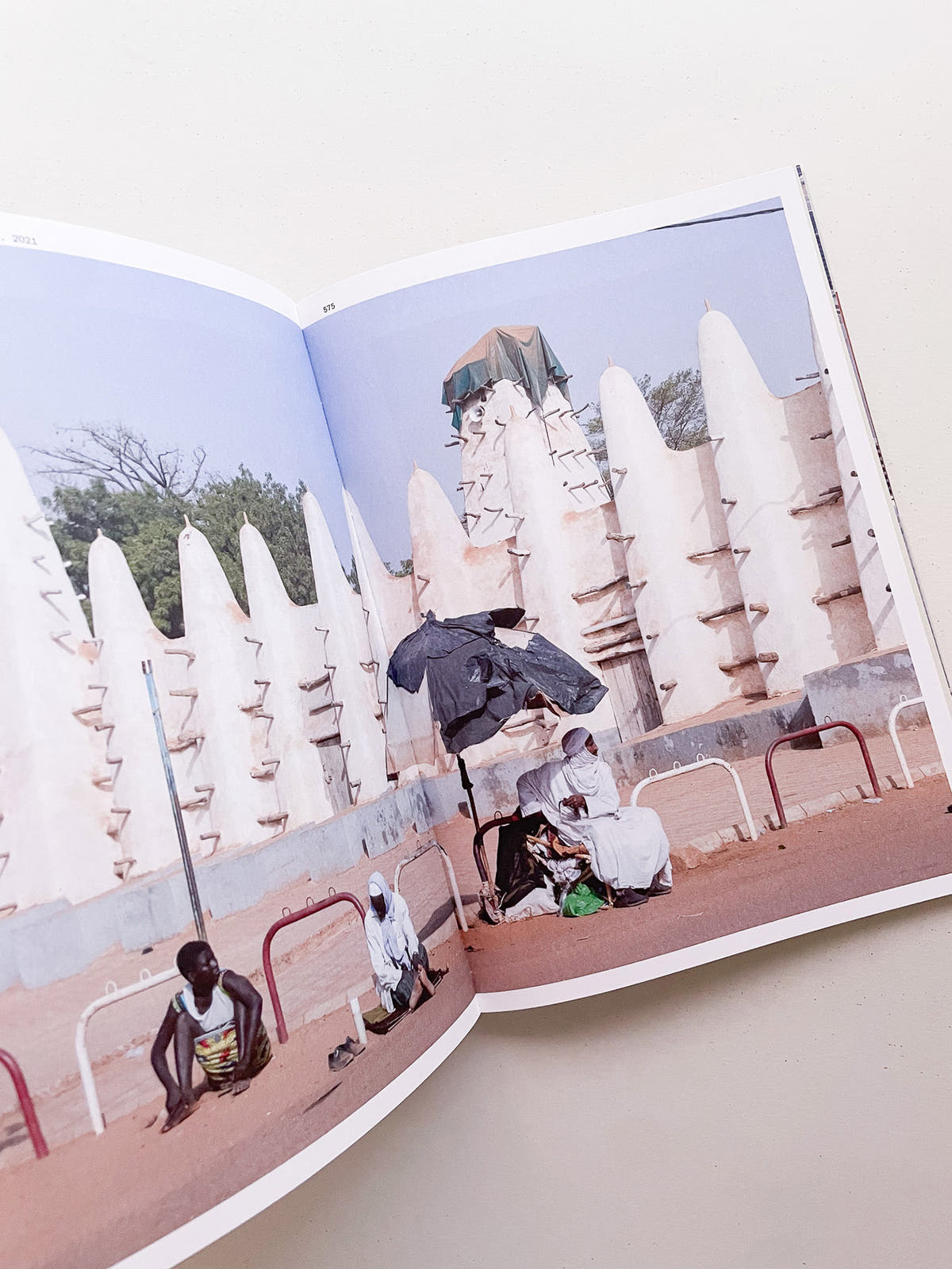 MOMENTS IN ARCHITECTURE / Iwan Baan