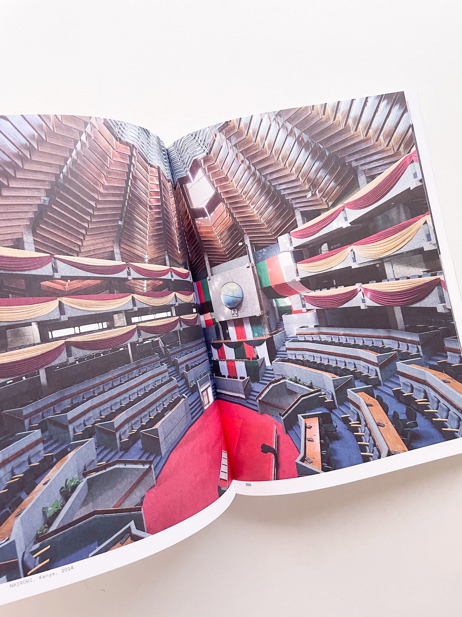 MOMENTS IN ARCHITECTURE / Iwan Baan