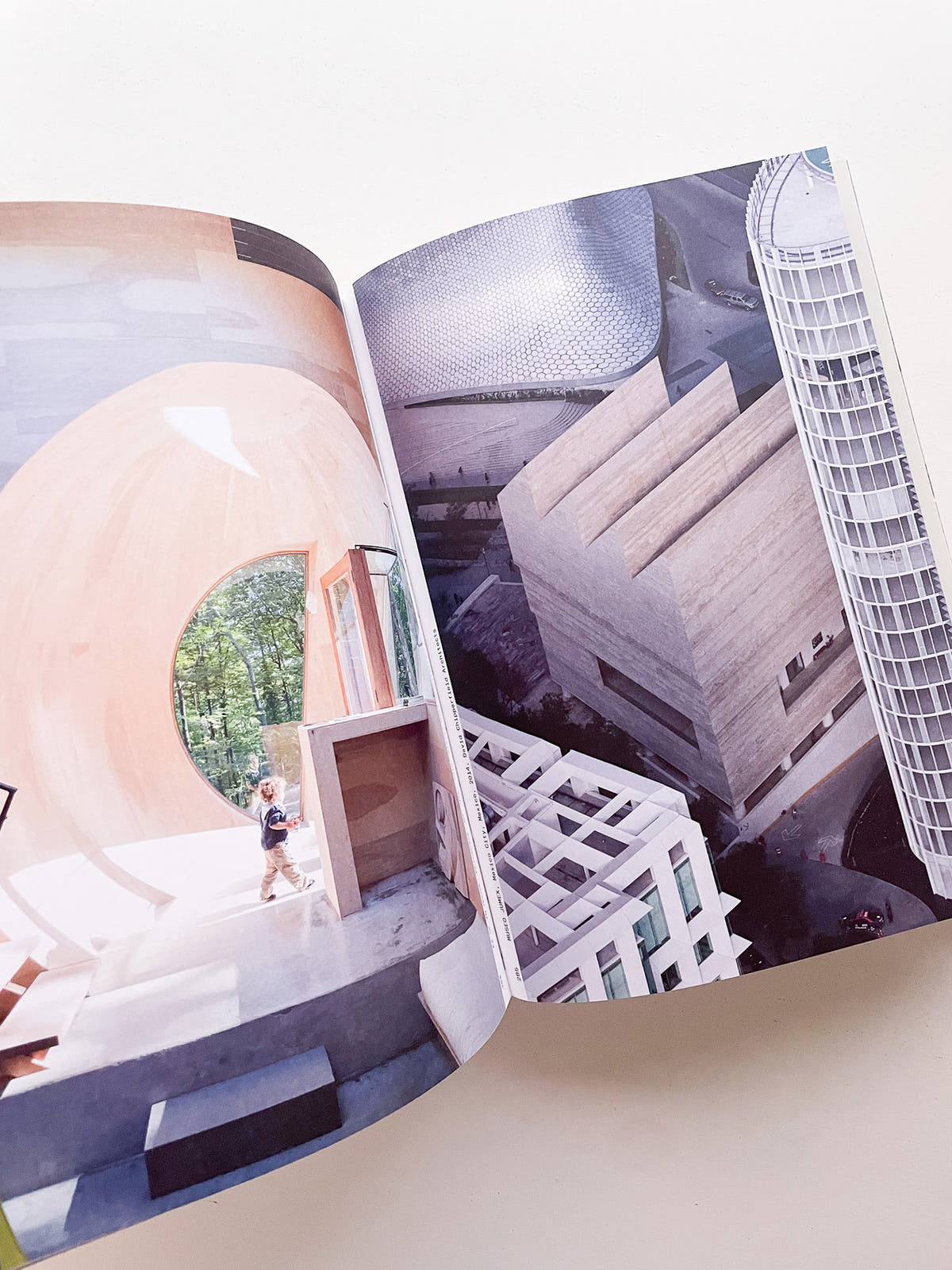 MOMENTS IN ARCHITECTURE / Iwan Baan