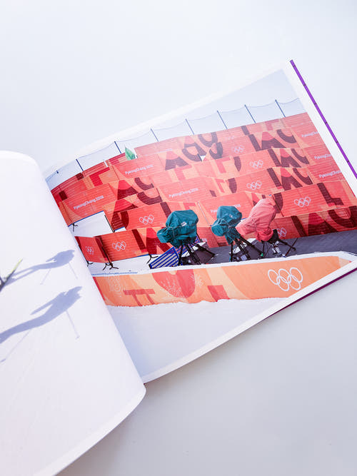 Arena Take 1: Facing the Spectacle / Sebastian Wells