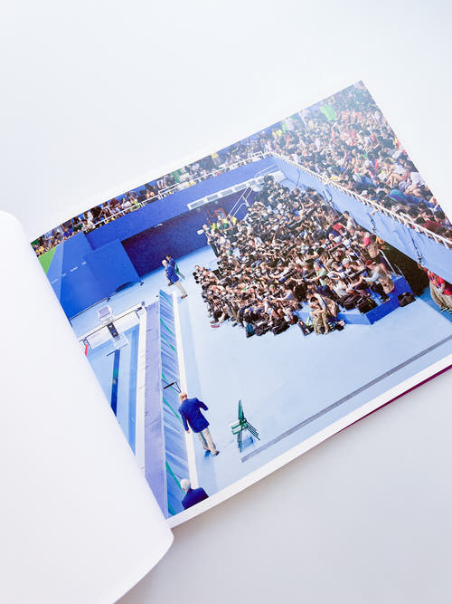 Arena Take 1: Facing the Spectacle / Sebastian Wells