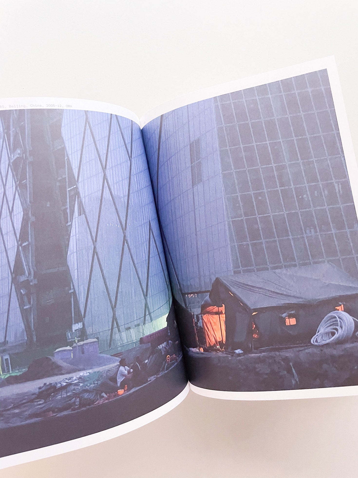 イワンバーン　Moments in Architecture Iwan Baan MOMENTS IN ARCHITECTURE by Iwan Baan – twelvebooks