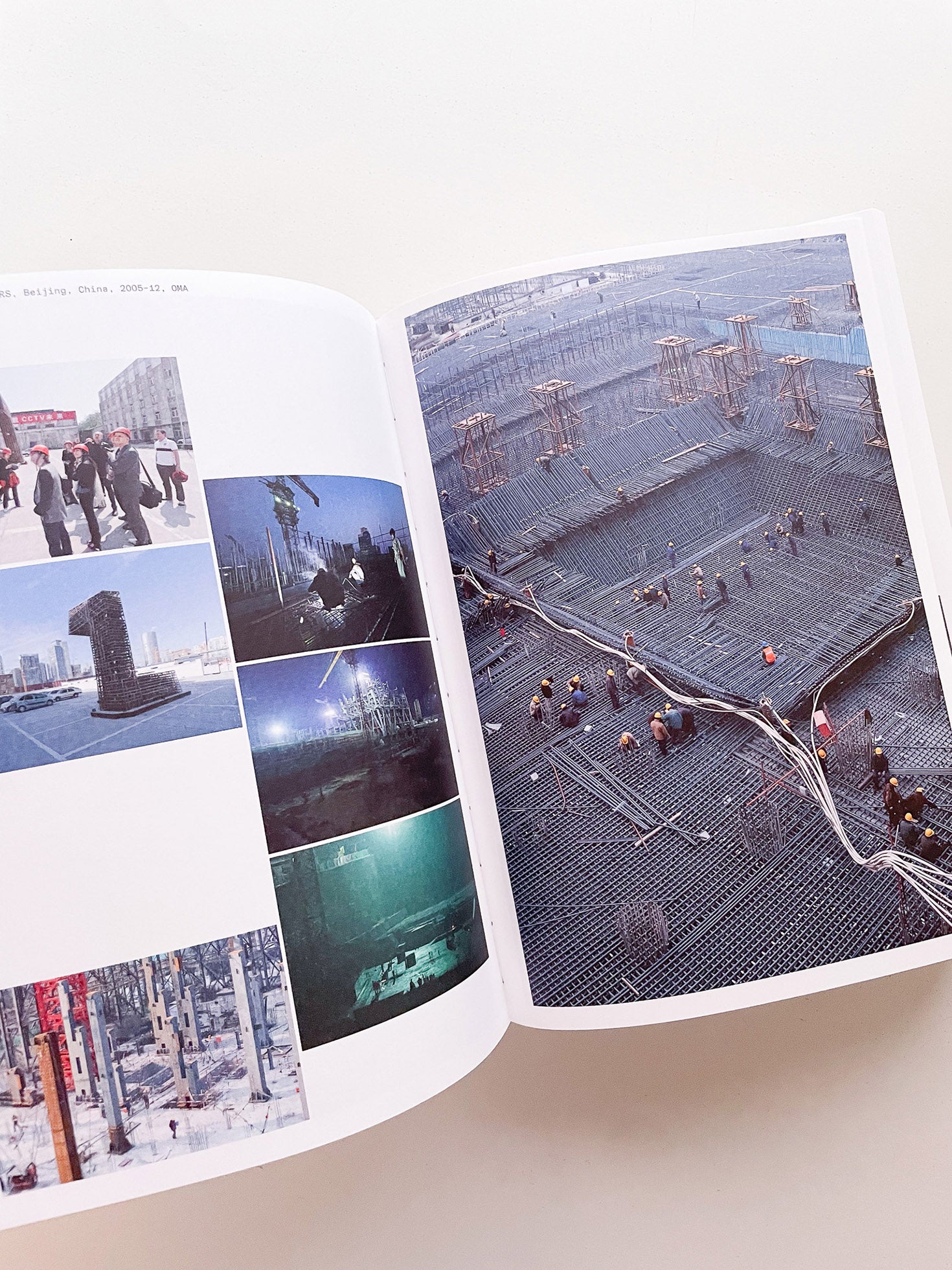 MOMENTS IN ARCHITECTURE / Iwan Baan - 本屋青旗 Ao-Hata Bookstore