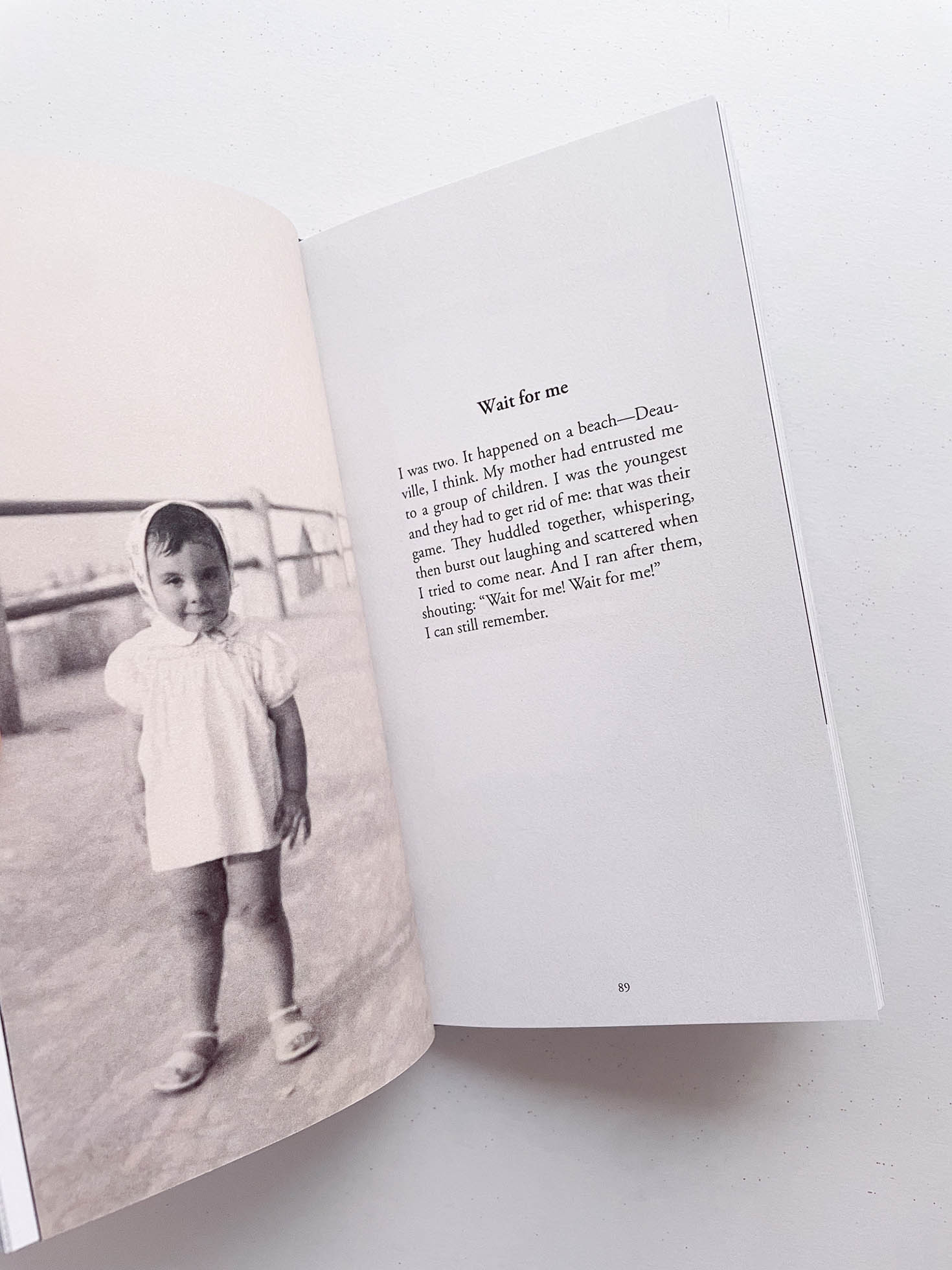 TRUE STORIES / Sophie Calle - 本屋青旗 Ao-Hata Bookstore