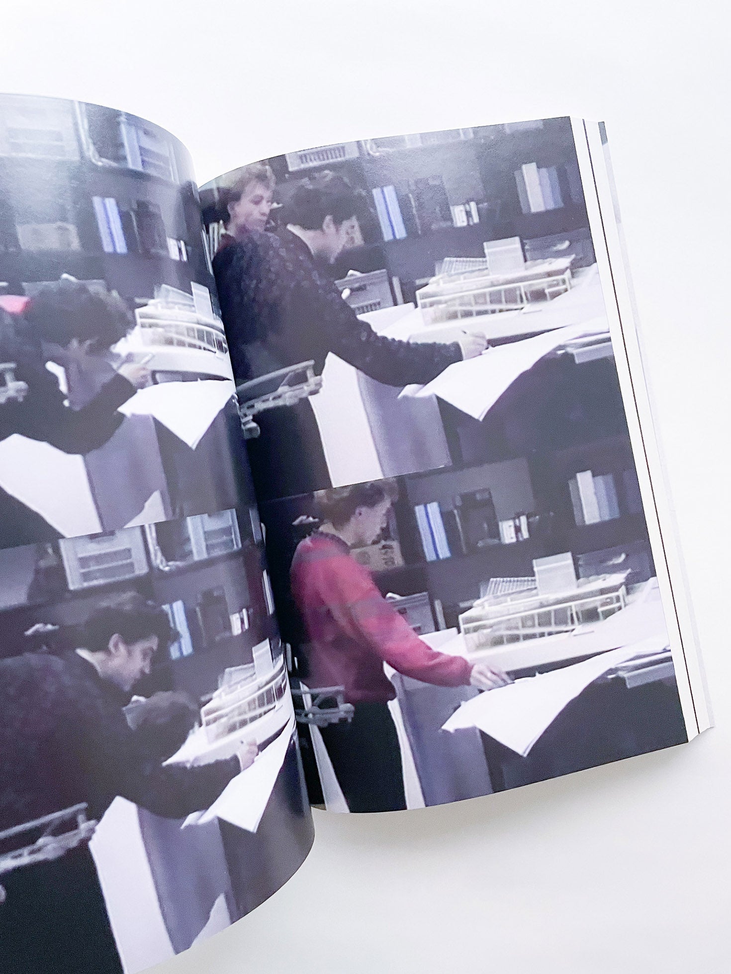 Project Without Form / Holger Schurk - 本屋青旗 Ao-Hata Bookstore