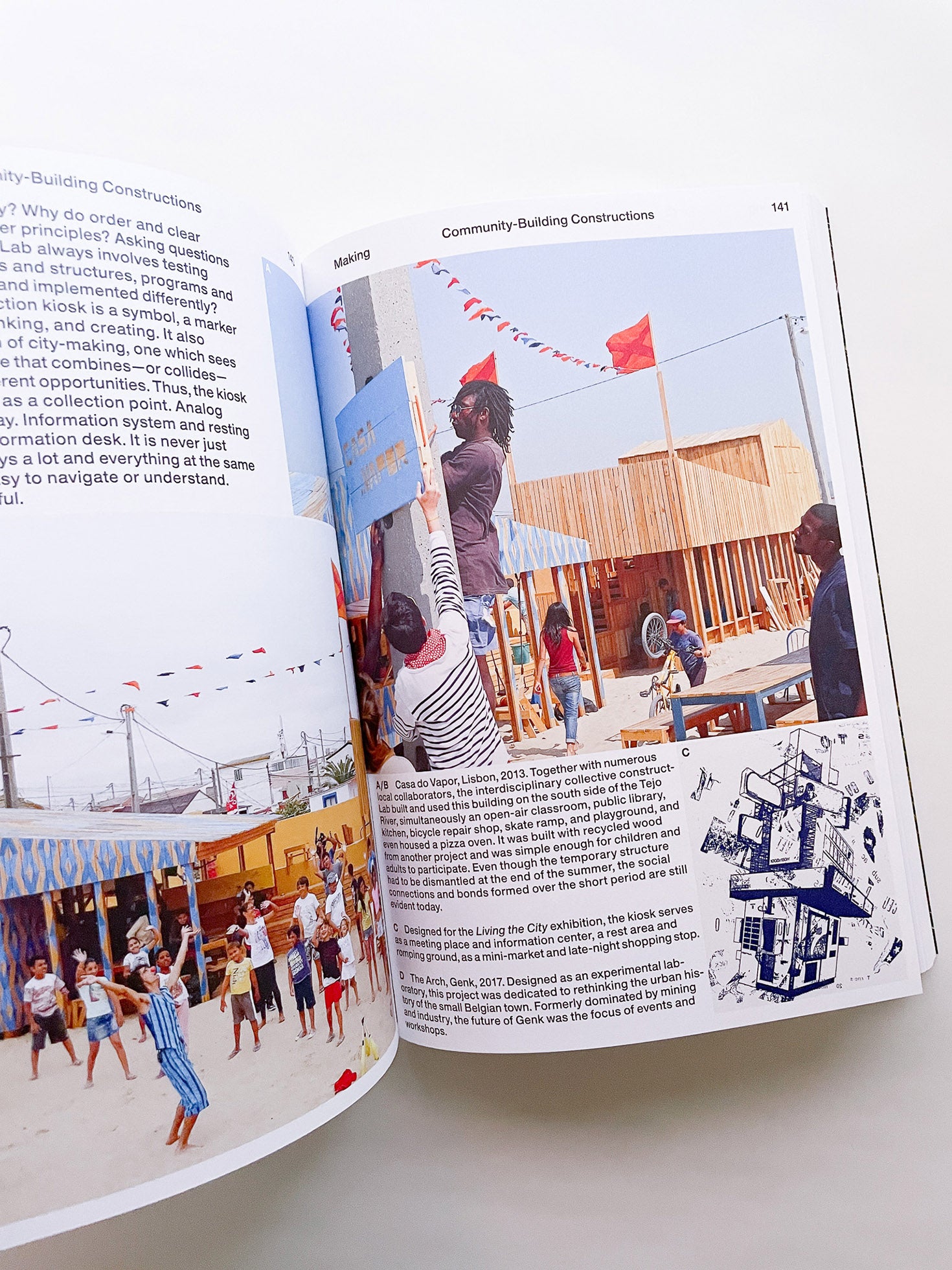 Living the City Of Cities, People and Stories / Lukas Feireiss, Tatjana Schneider, TheGreenEyl