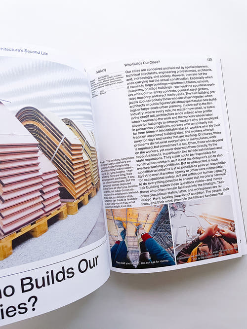 Living the City Of Cities, People and Stories / Lukas Feireiss, Tatjana Schneider, TheGreenEyl