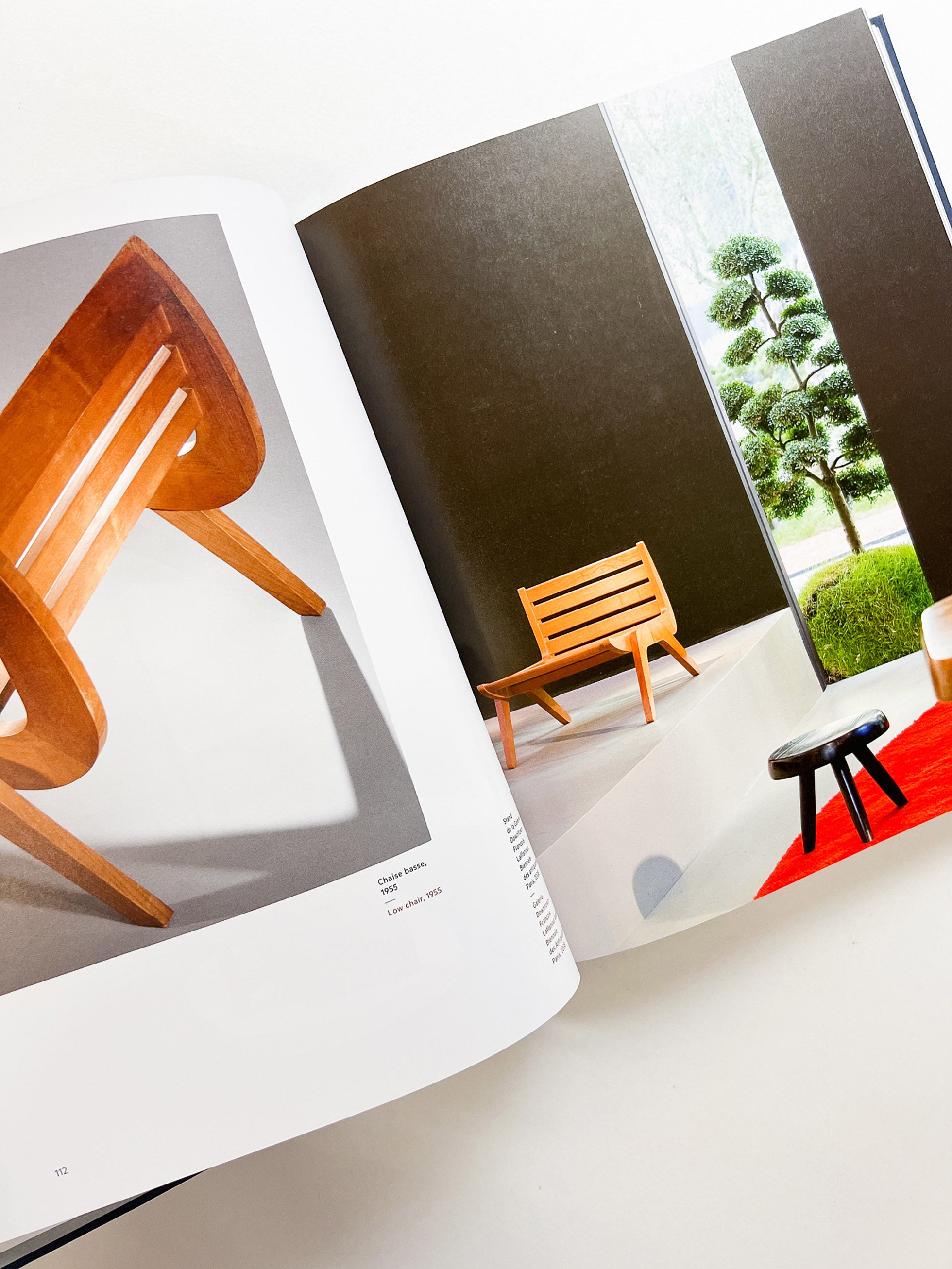LIVING WITH CHARLOTTE PERRIAND / Charlotte Perriand - 本屋青旗 Ao