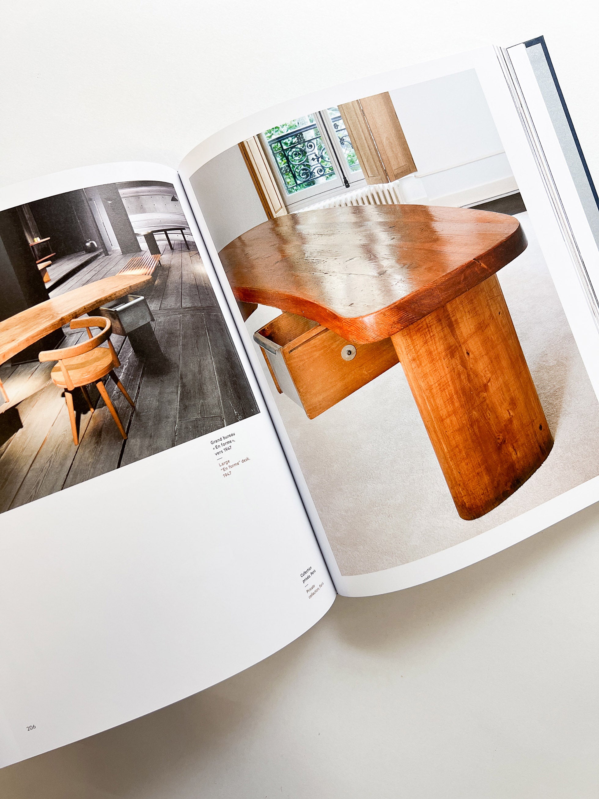 LIVING WITH CHARLOTTE PERRIAND / Charlotte Perriand - 本屋青旗 Ao
