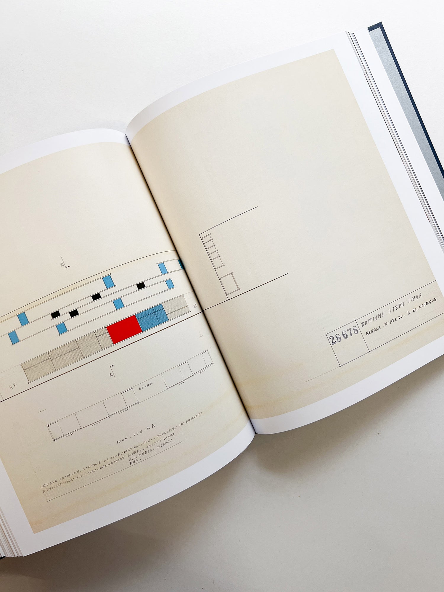 LIVING WITH CHARLOTTE PERRIAND / Charlotte Perriand