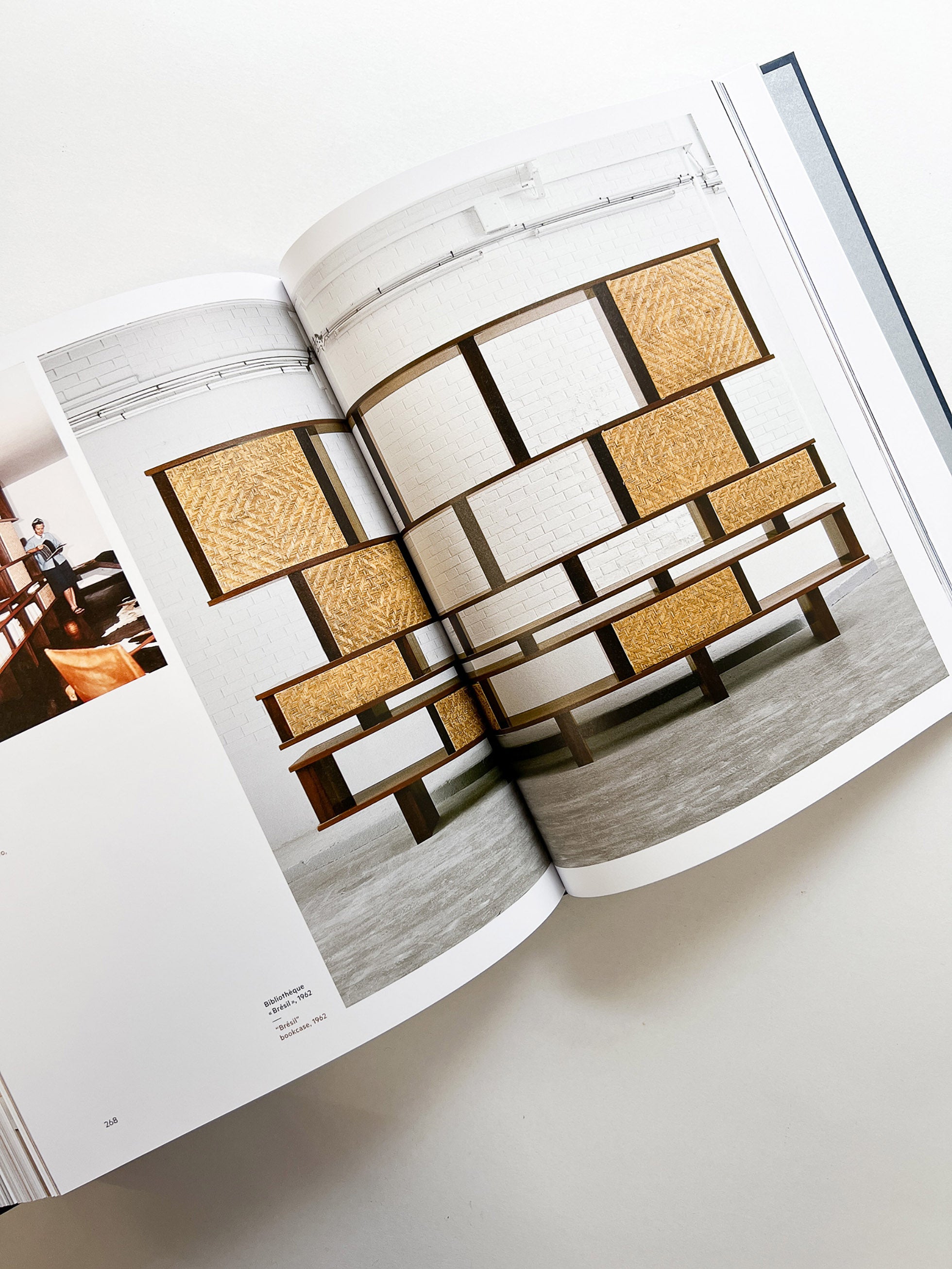 LIVING WITH CHARLOTTE PERRIAND / Charlotte Perriand - 本屋青旗 Ao
