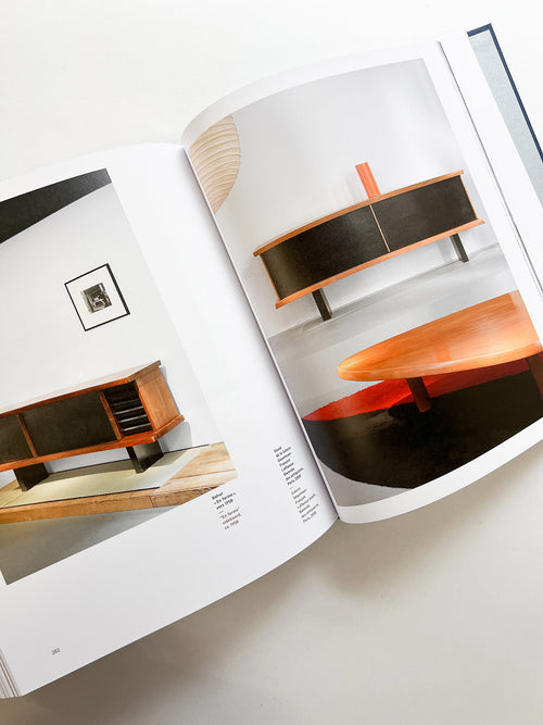 LIVING WITH CHARLOTTE PERRIAND / Charlotte Perriand