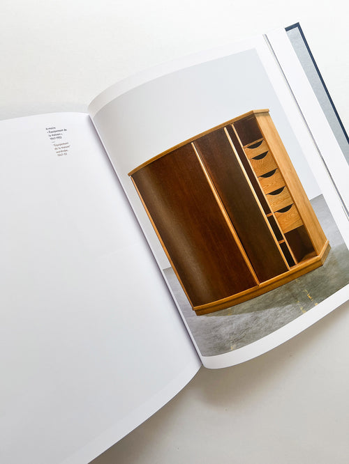 LIVING WITH CHARLOTTE PERRIAND / Charlotte Perriand