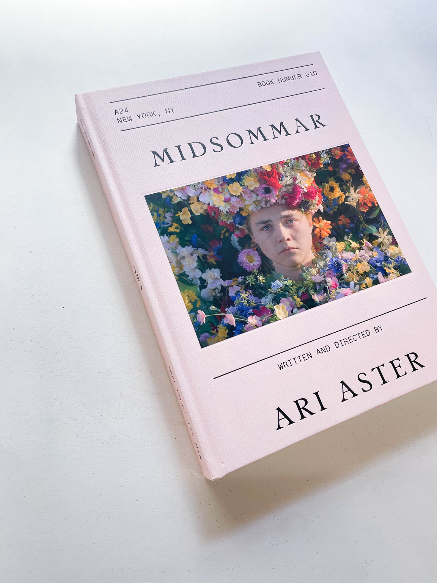 MIDSOMMAR SCREENPLAY BOOK / Ari Aster