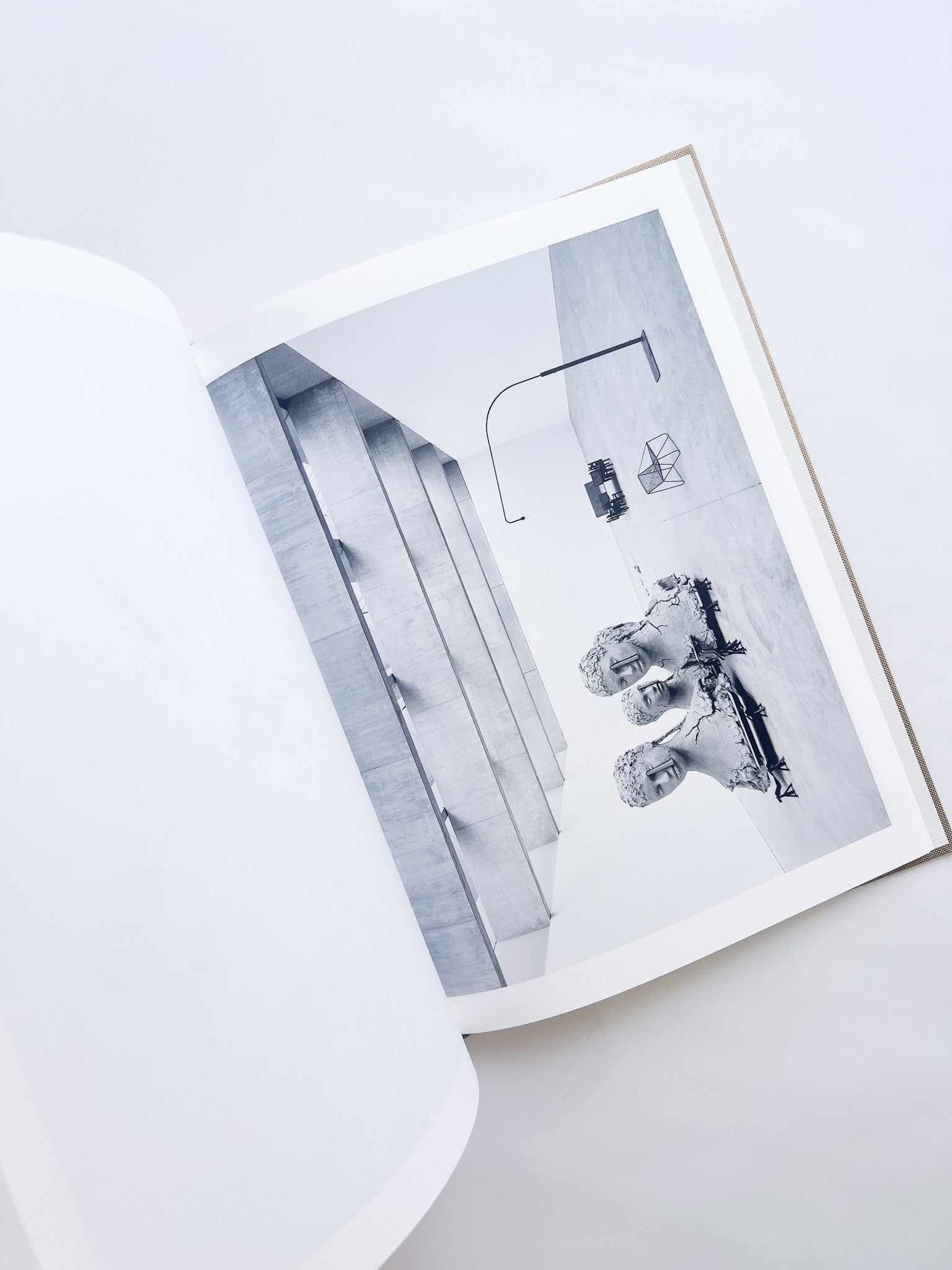 Studio Snapshots / Mark Manders - 本屋青旗 Ao-Hata Bookstore