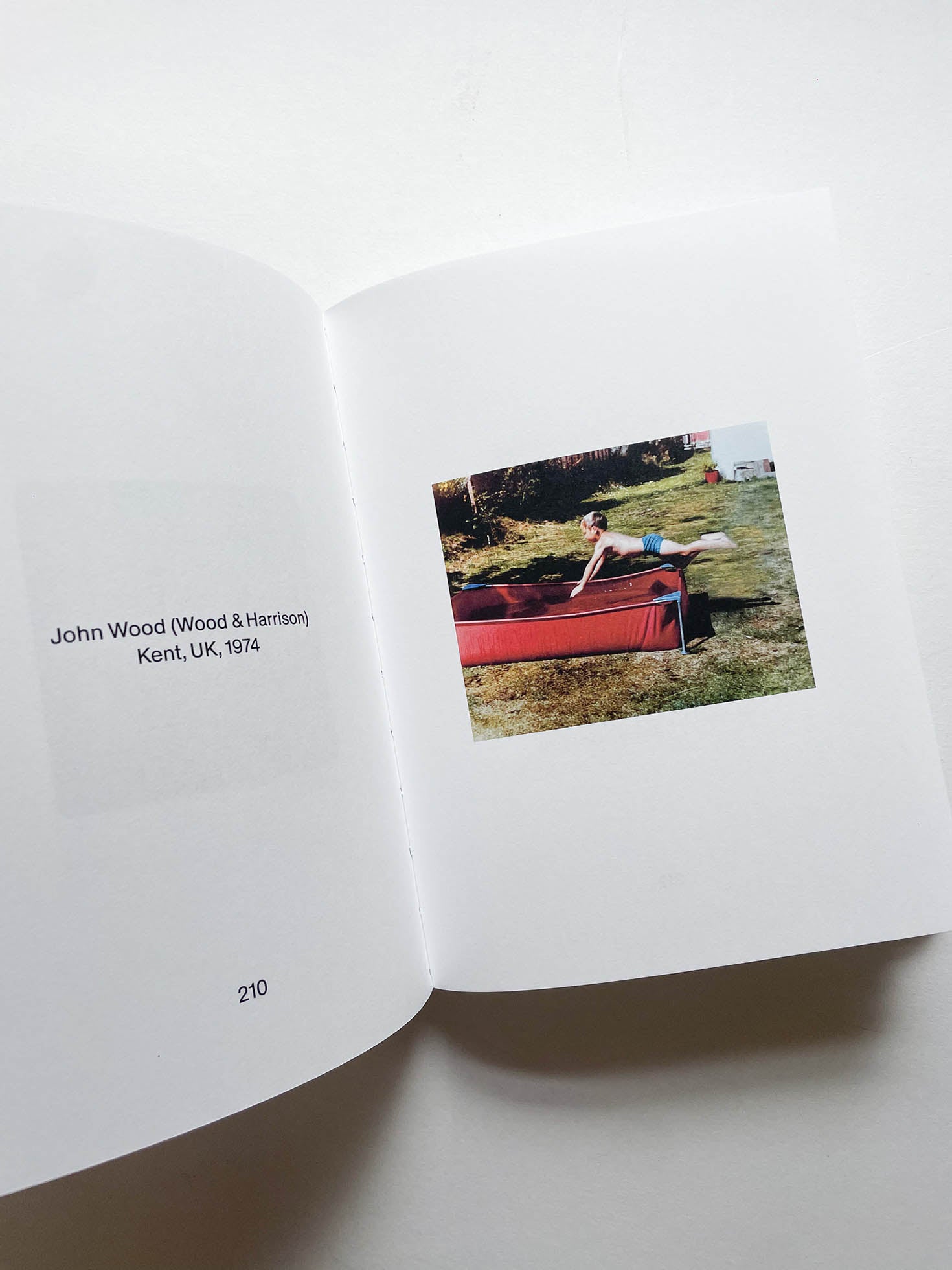 Artists at 5 / Ryan Gander