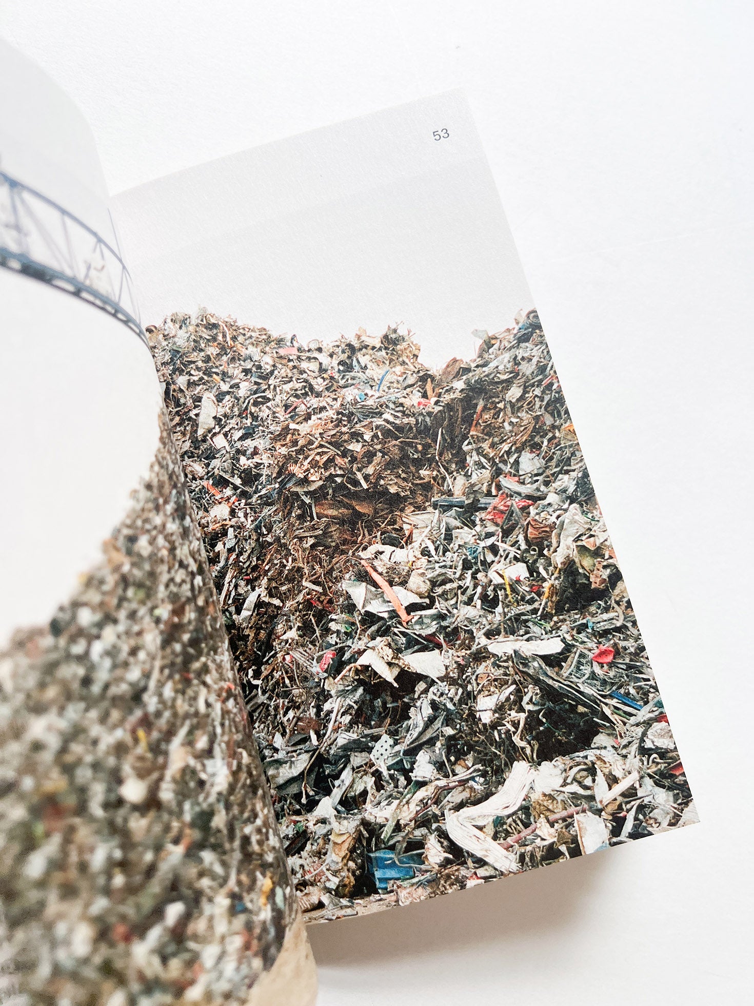 MATERIAL REFORM: BUILDING FOR A POST-CARBON FUTURE / Material Cultures (2024)