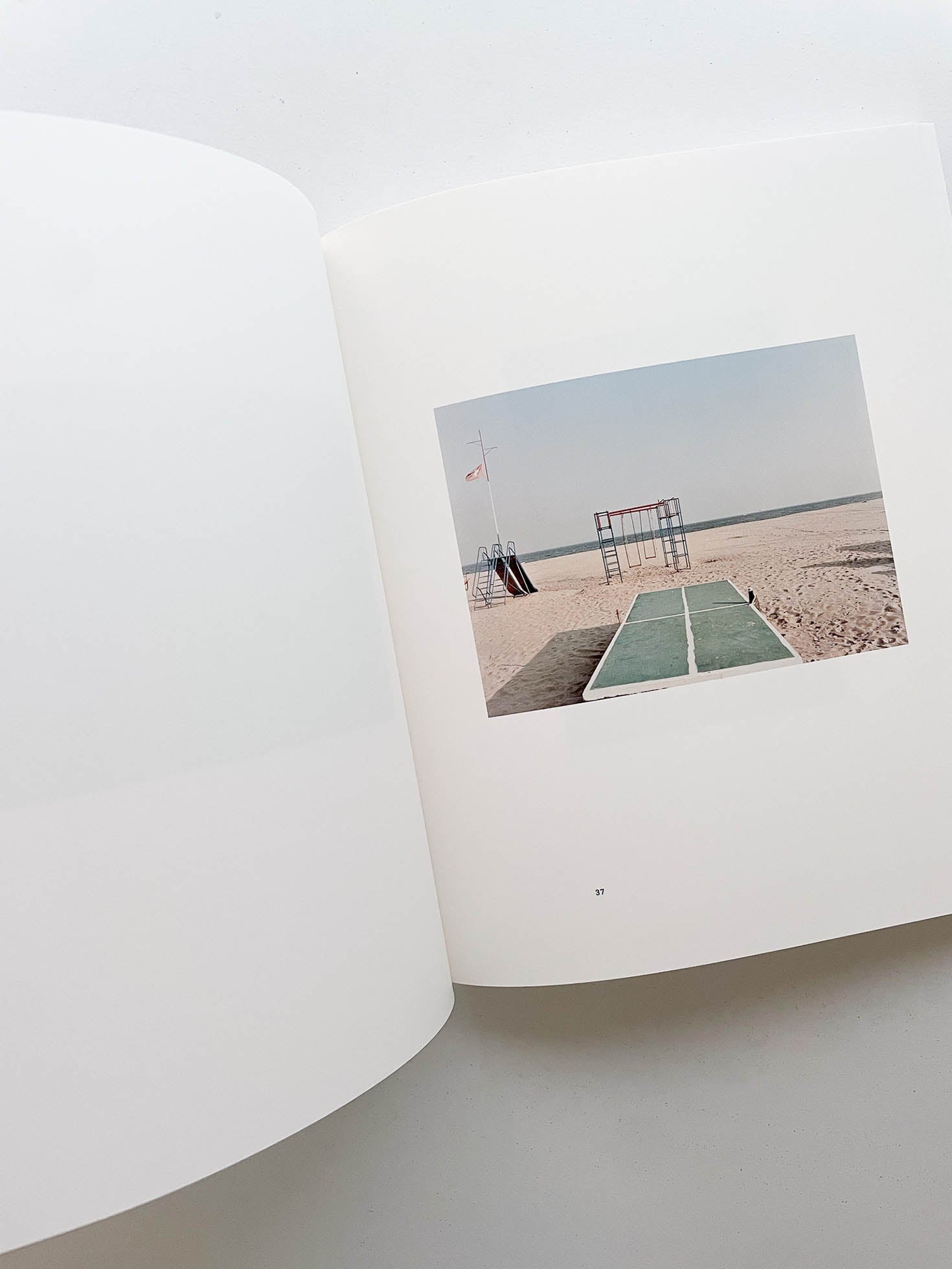LUIGI GHIRRI: VIAGGI / James Lingwood (ed.) - 本屋青旗 Ao-Hata