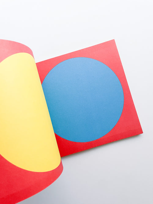 GEOMETRIC FIGURES & COLOR / Sol LeWitt