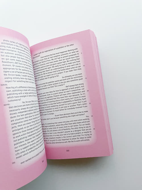 Questions? Looking for answers in the middle of somewhere / David Bennewith, Sereina Rothenberger