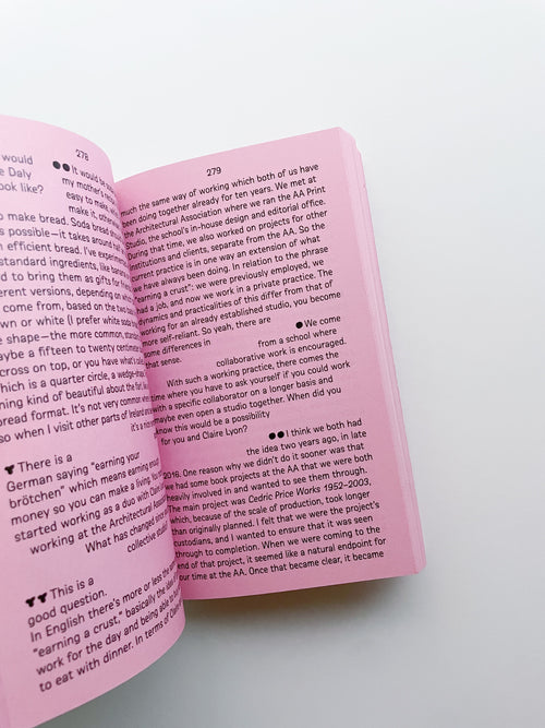 Questions? Looking for answers in the middle of somewhere / David Bennewith, Sereina Rothenberger