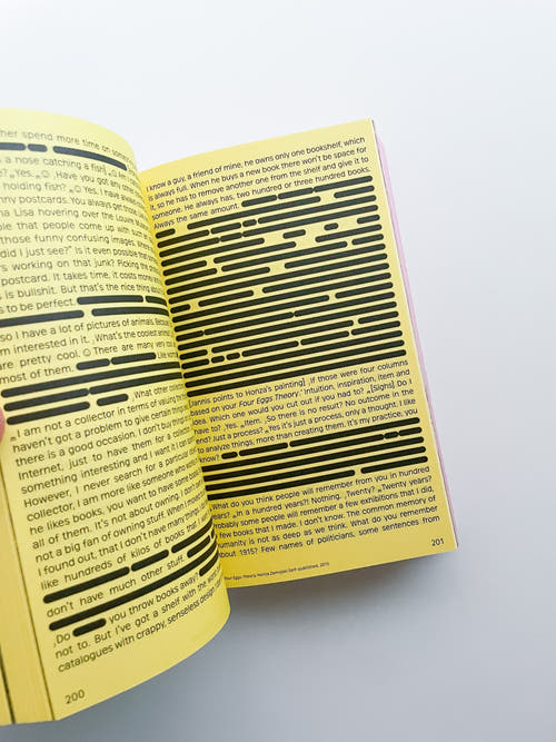 Questions? Looking for answers in the middle of somewhere / David Bennewith, Sereina Rothenberger