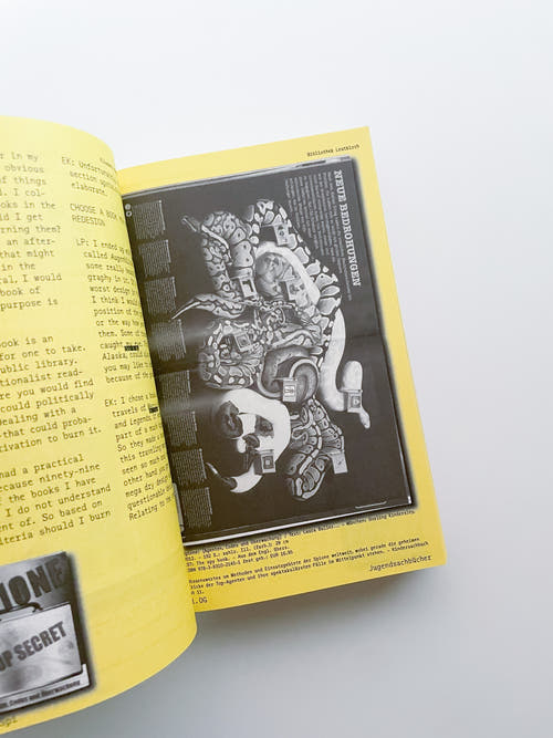 Questions? Looking for answers in the middle of somewhere / David Bennewith, Sereina Rothenberger