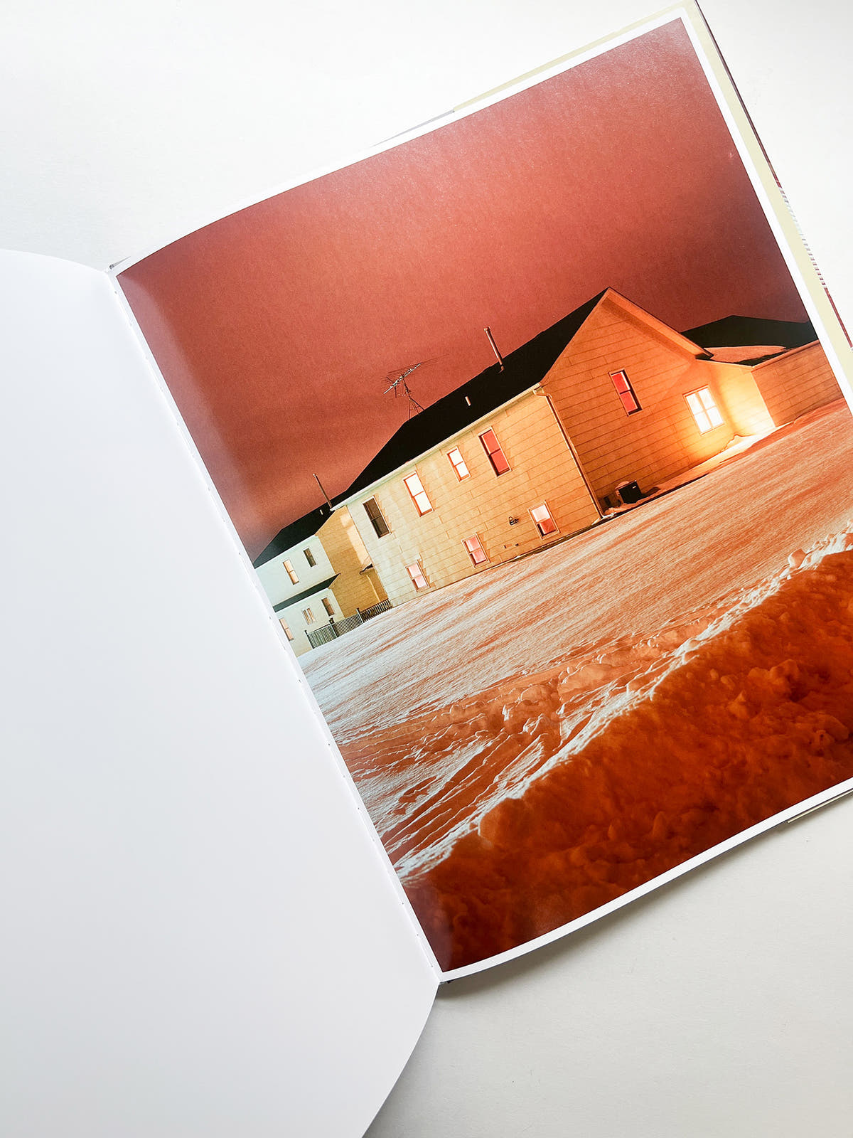 HOUSE HUNTING / Todd Hido