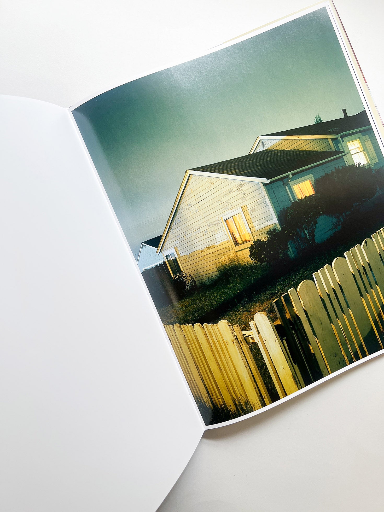 HOUSE HUNTING / Todd Hido