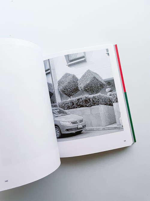 A Guide on Gardening / Rubén Montesinos