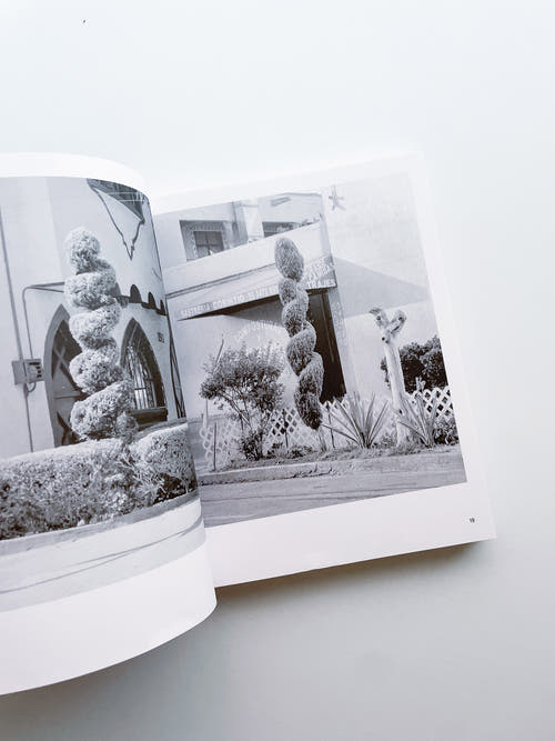 A Guide on Gardening / Rubén Montesinos