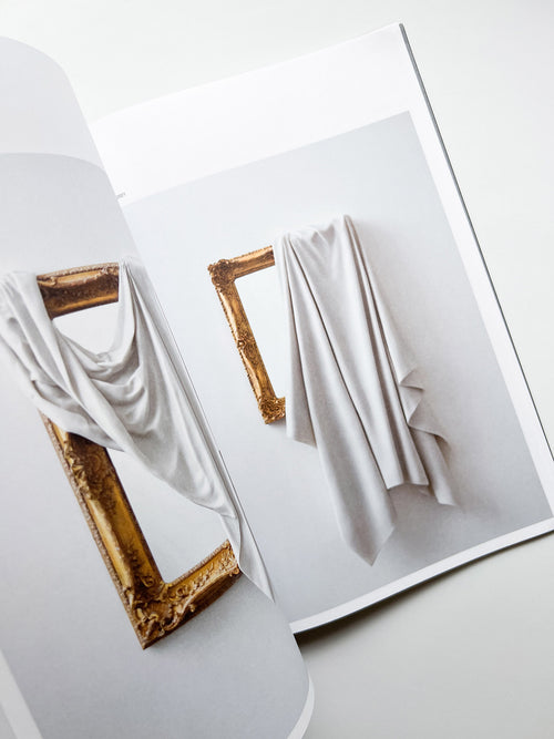 A MELTED SNOWMAN / Ryan Gander