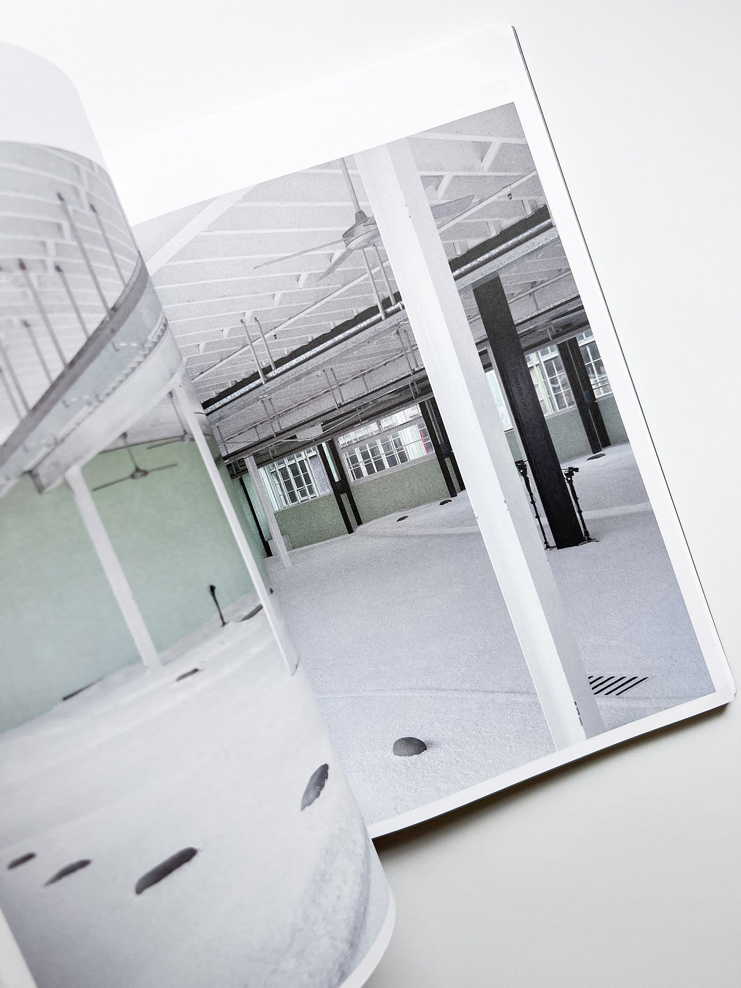 A MELTED SNOWMAN / Ryan Gander