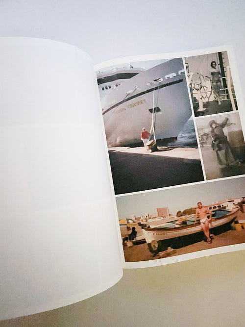 INCOMPLETE ENCYCLOPEDIA OF TOUCH / Erik Kessels, Karel de Mulder, Thomas Sauvin