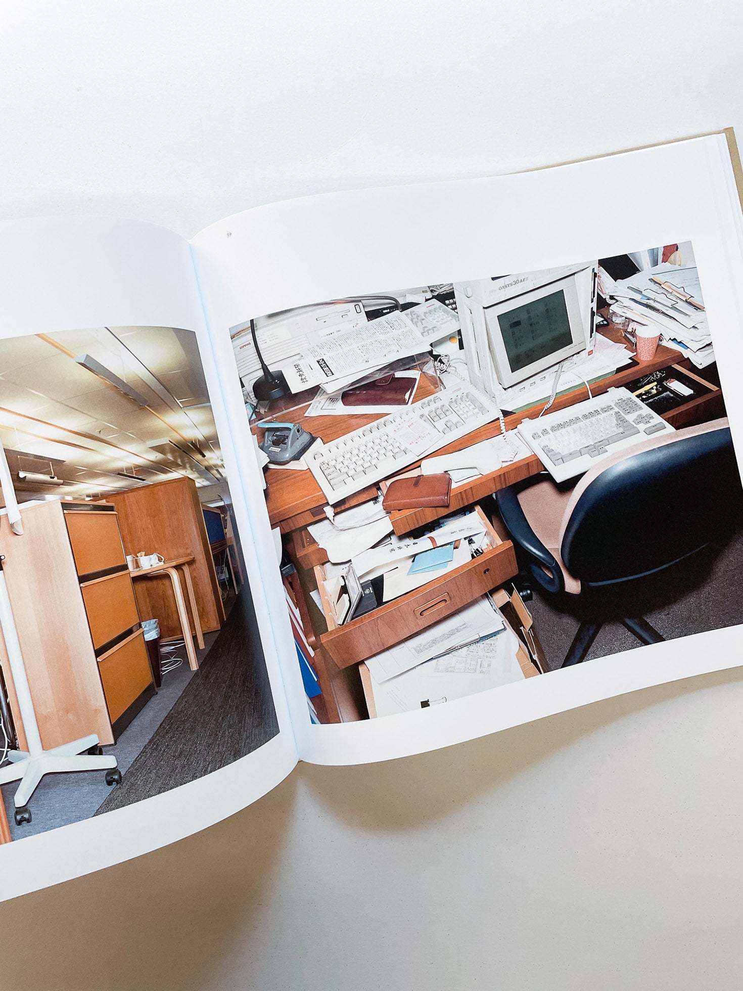 OFFICE / LA OFFICE / Lars Tunbjörk - 本屋青旗 Ao-Hata Bookstore