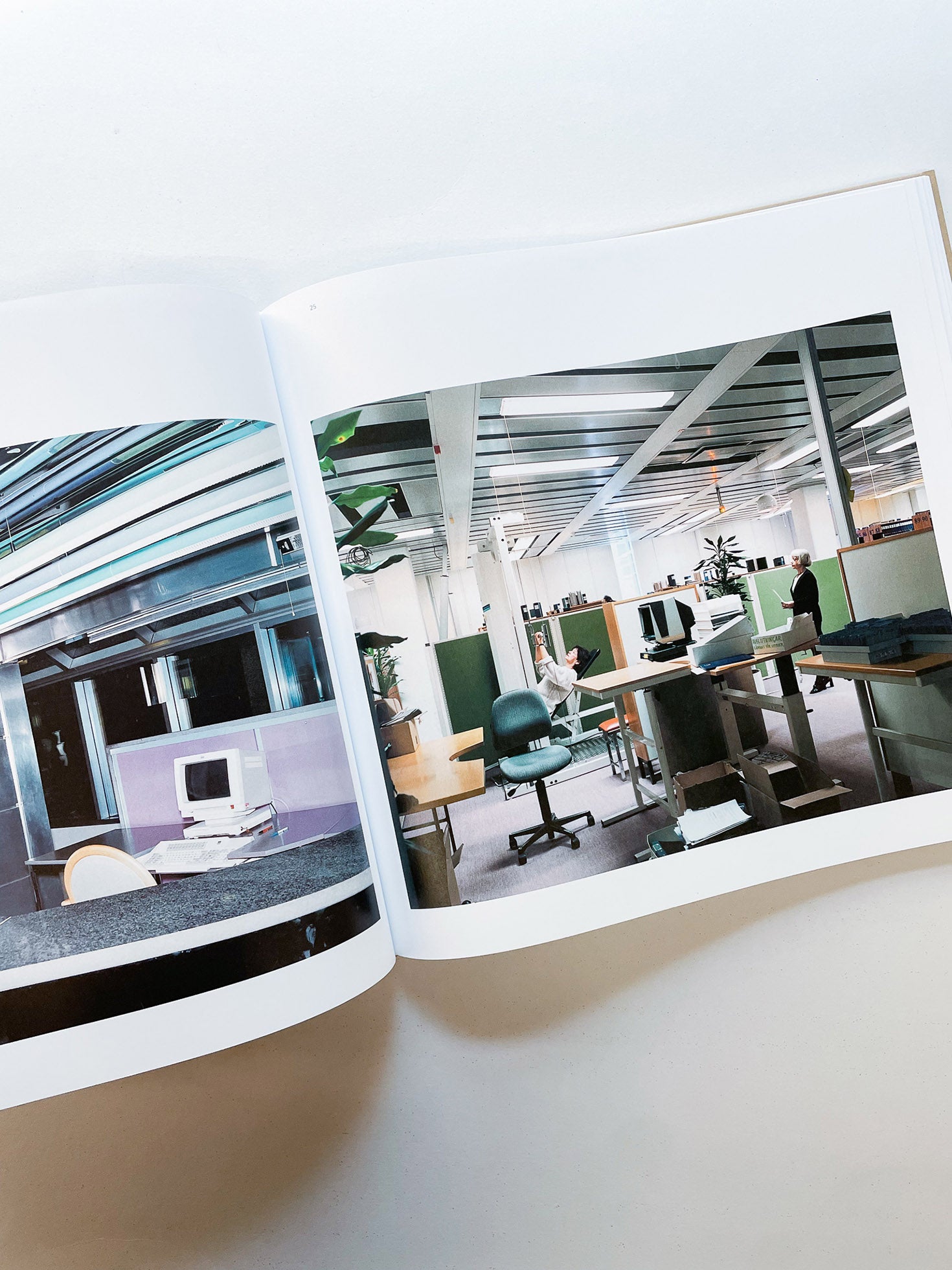 OFFICE / LA OFFICE / Lars Tunbjörk