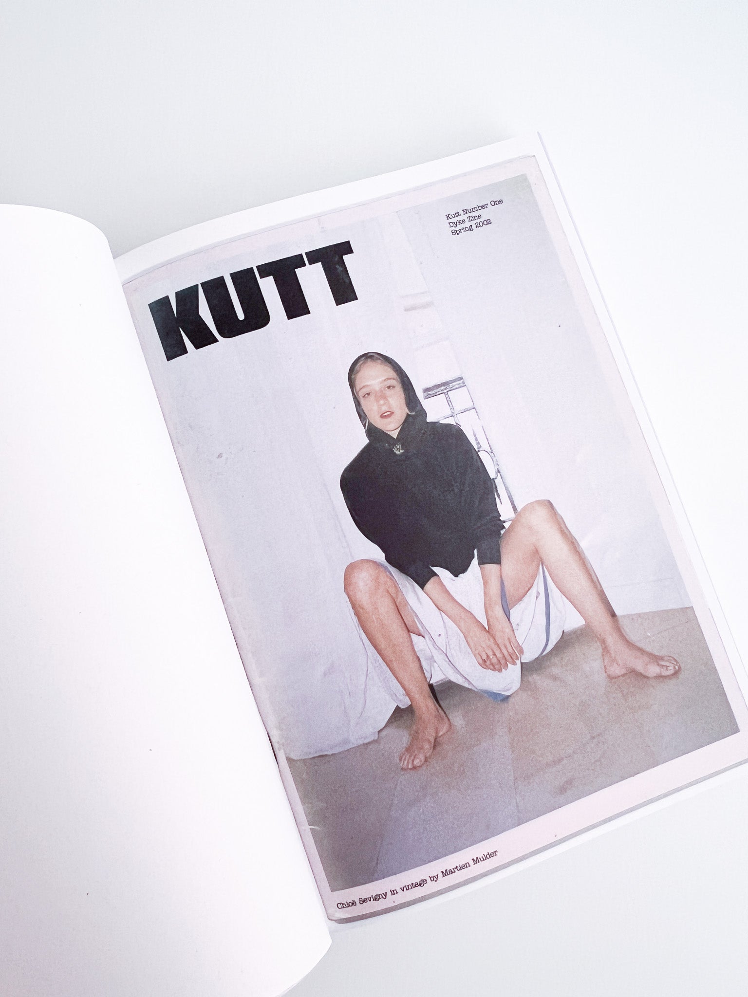 KUTT Magazine The Facsimile Book - 本屋青旗 Ao-Hata Bookstore