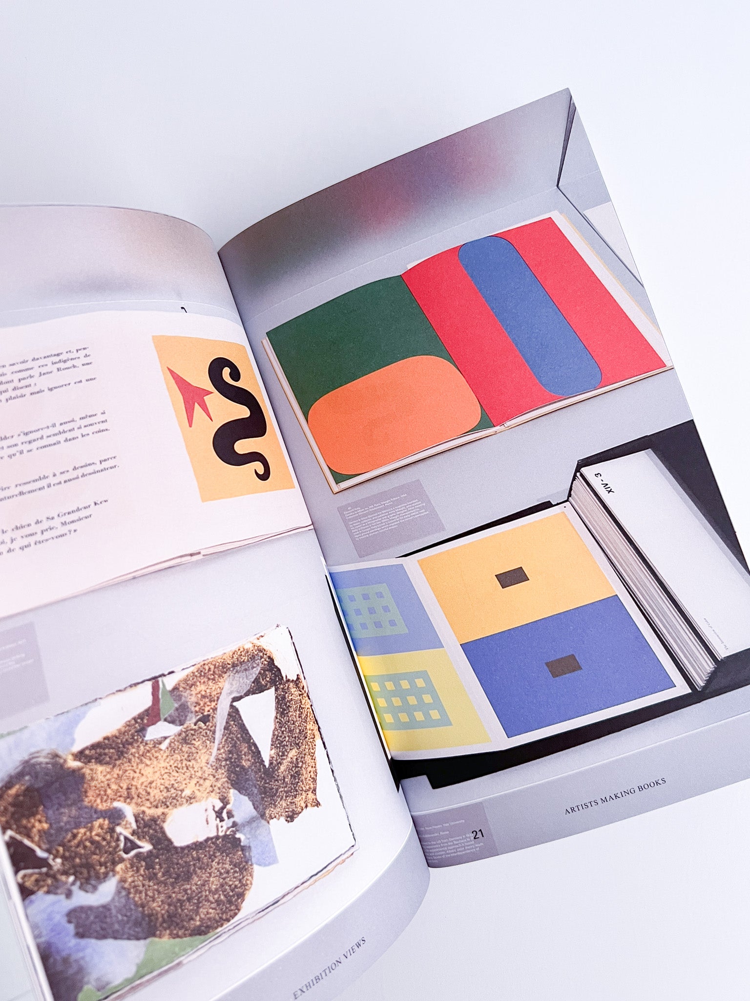 Artists Making Books - 本屋青旗 Ao-Hata Bookstore