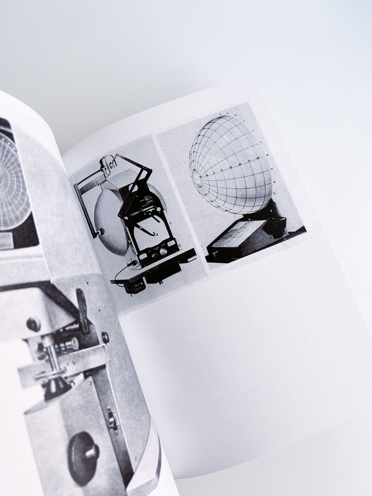 3000 Days of Archives Related to the Optics and Glasses Frame Industry