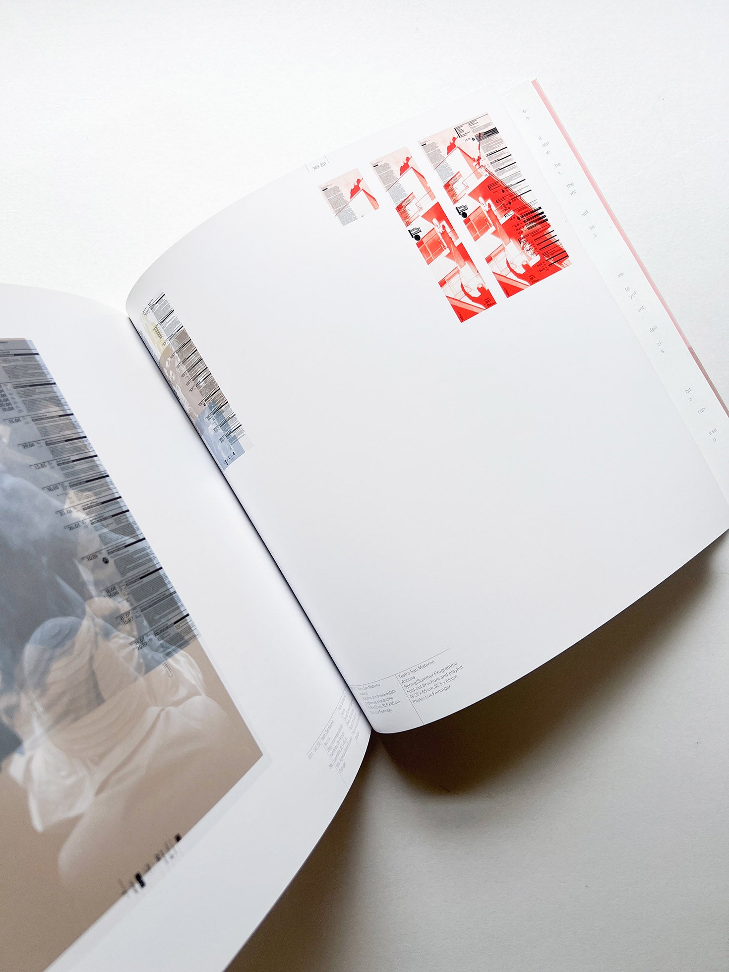 Fifty years of paper 1961-2011 / Bruno Monguzzi - 本 屋 青 旗 Ao