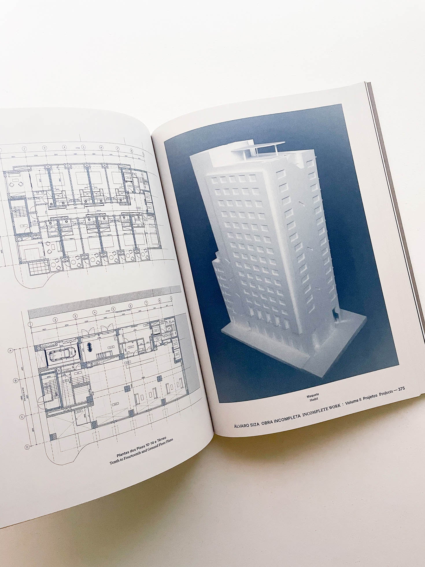 Incomplete Work / Álvaro Siza - 本屋青旗 Ao-Hata Bookstore