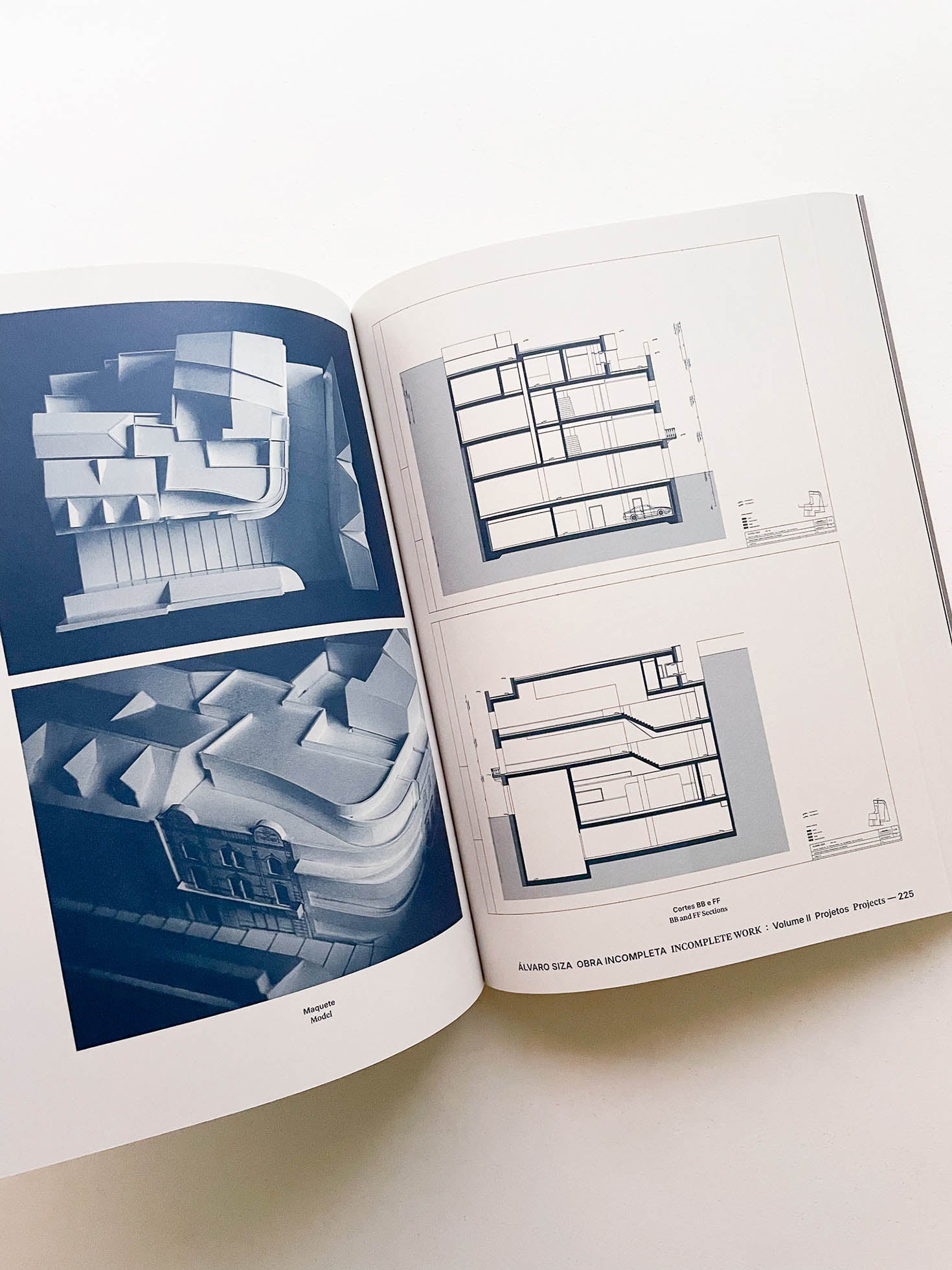 Álvaro Siza sketches at dinner アルヴァロ・シザ Álvaro Siza sketches at dinner アルヴァロ・シザ Álvaro Siza –