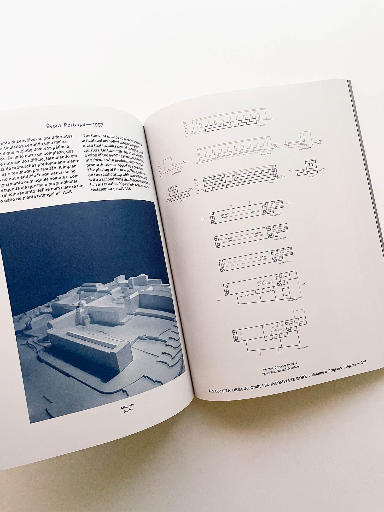 Incomplete Work / Álvaro Siza - 本 屋 青 旗 Ao-Hata Bookstore