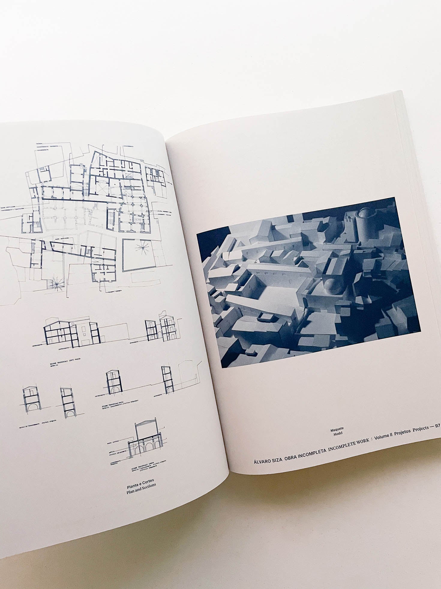 Incomplete Work / Álvaro Siza - 本屋青旗 Ao-Hata Bookstore