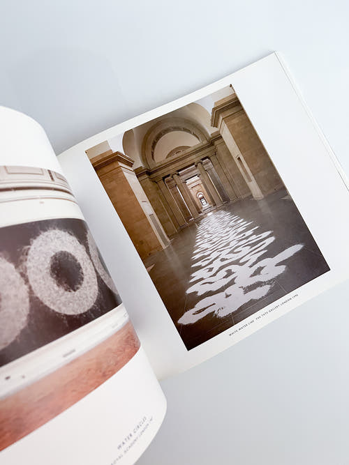 Walking in Circles / Richard Long