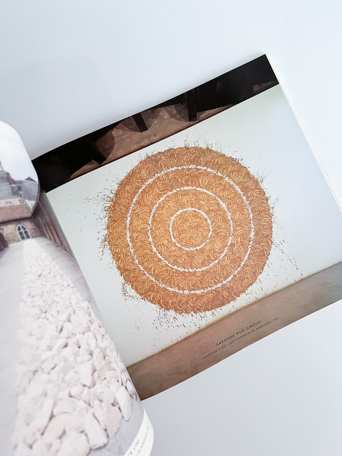 Walking in Circles / Richard Long
