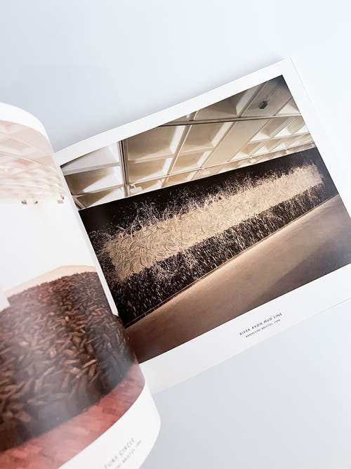 Walking in Circles / Richard Long